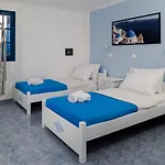 Roula & Bed & Breakfast 3*