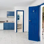 Bed & Breakfast Roula & Perissa (Santorini)