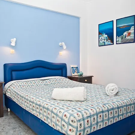 Roula & Bed & Breakfast 3*