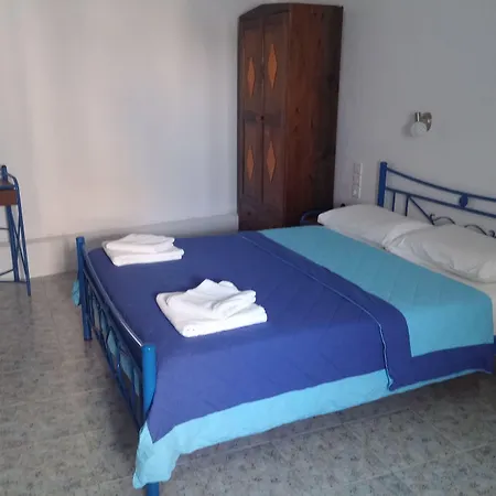 Bed & Breakfast Roula & Perissa (Santorini)