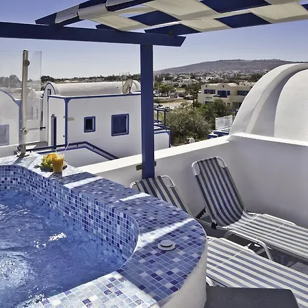 Roula & Oda ve Kahvaltı Perissa (Santorini)