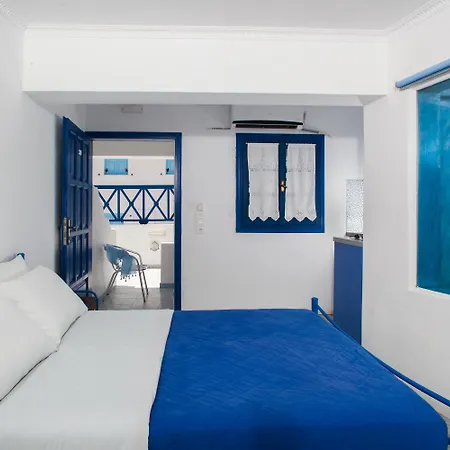 Roula & Bed & Breakfast Perissa (Santorini)