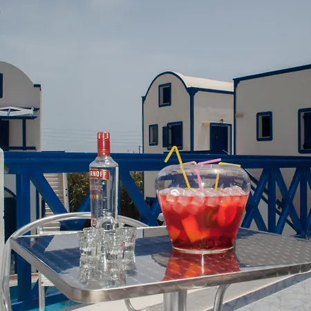 Roula & Bed & Breakfast Perissa (Santorini)
