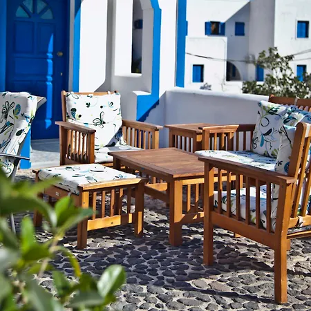 Roula & Bed & Breakfast 2*