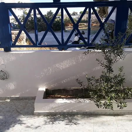 Roula & Perissa (Santorini)