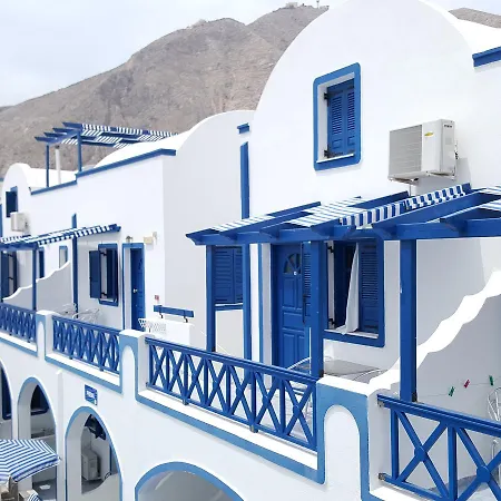 Roula & Oda ve Kahvaltı Perissa (Santorini)