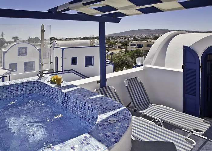 Roula & Bed & Breakfast Perissa (Santorini)