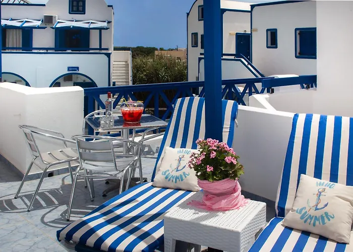 Oda ve Kahvaltı Roula & Perissa (Santorini)