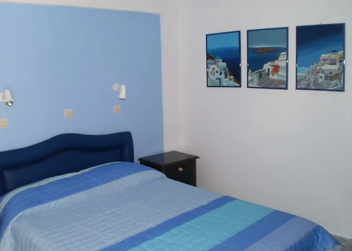 Roula & Bed & Breakfast 3*