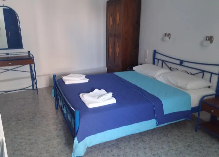 Bed & Breakfast Roula & Perissa (Santorini)