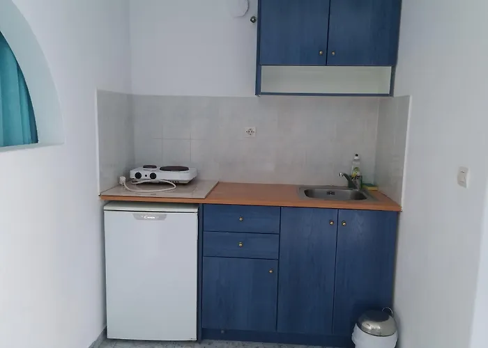 Roula & Oda ve Kahvaltı 3*