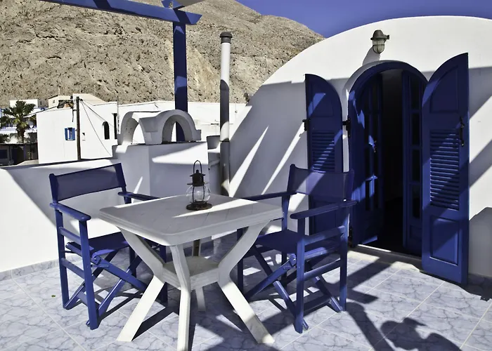 Roula & Perissa (Santorini)