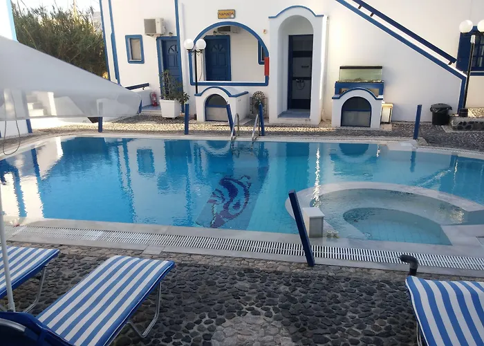 Roula & Bed & Breakfast 3*