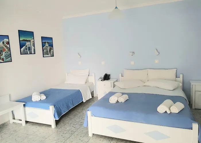 Roula & Bed & Breakfast Perissa (Santorini)