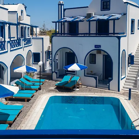 Roula & Bed & Breakfast Perissa (Santorini)