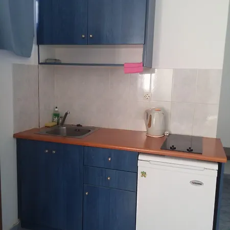 فندق مبيت وإفطار Roula &