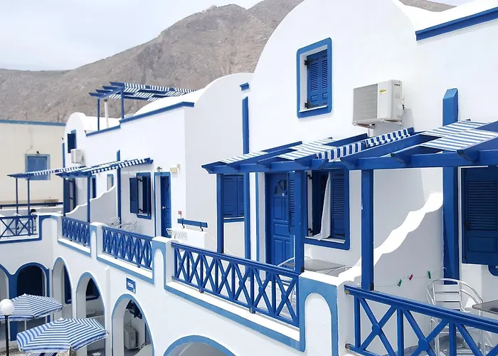 Roula & Bed & Breakfast Perissa (Santorini)